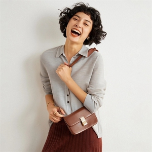 精纺100纯羊毛针织开衫女宽松POLO领长袖外搭2025秋季新款薄外套图片