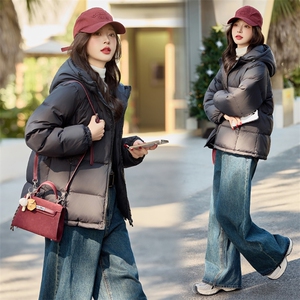黑色百搭加厚连帽羽绒服女时尚修身显瘦5层分格冬天保暖外套图片