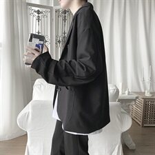 黑色
