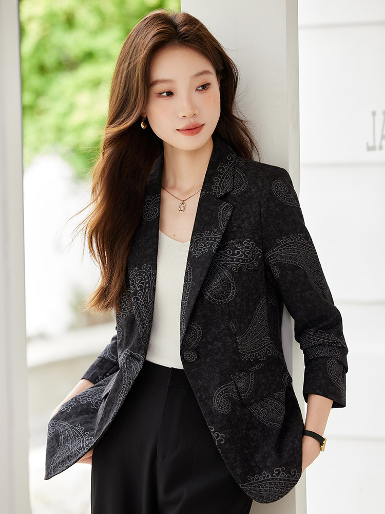2025秋装新款印花气质时尚长袖一粒扣西装小外套女,女装短外套,时尚风爆