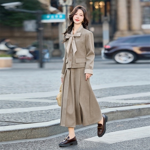 2025年春季新款设计感减龄休闲日常套裙女图片