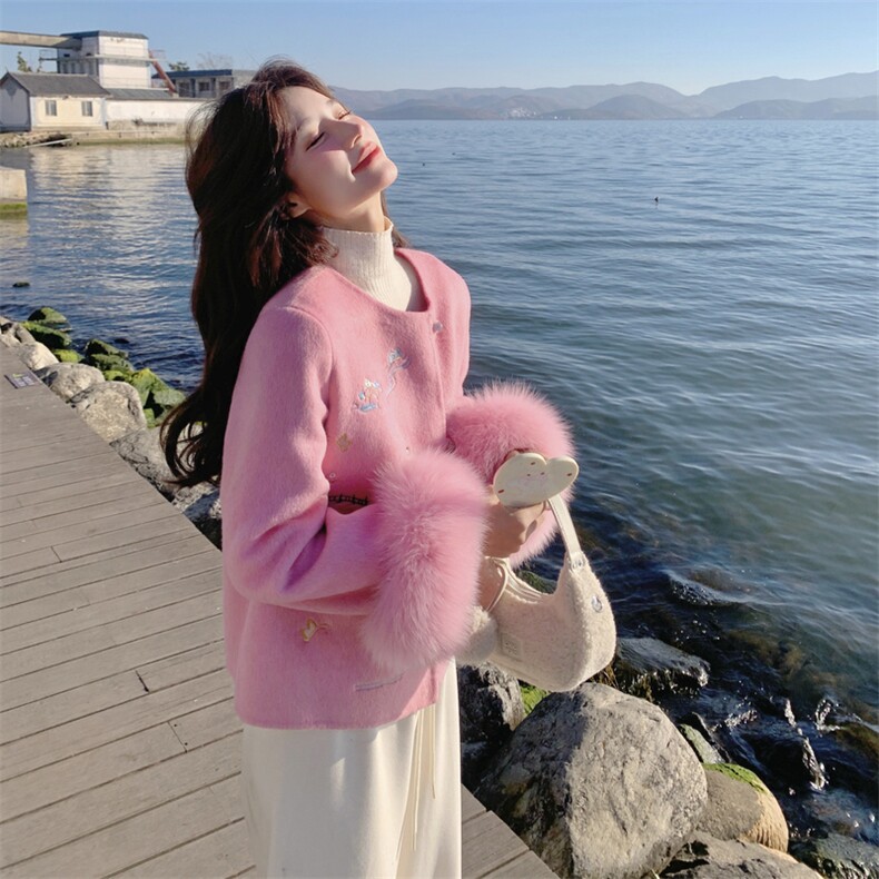 现货新款2183-P390-K569双面羊绒带袖毛狐狸毛可脱，女装双面呢大衣，韩然一族