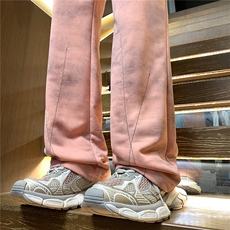 粉红色