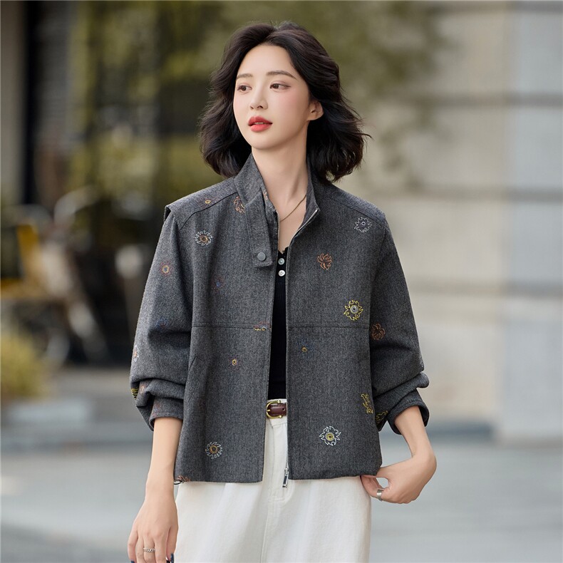高级灰立领刺绣毛呢外套女短款时尚夹克上衣2026年春季新款夹克衫,女装短外套,梦懿尔