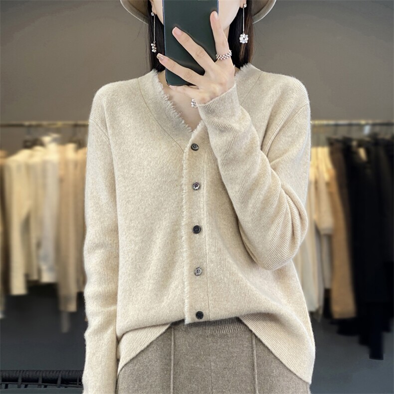 针织圆领开衫女毛衣外套早春初秋冬新款长袖宽松韩版洋气穿搭短款图片