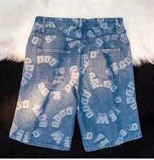 浅蓝色