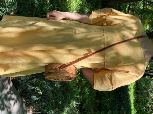 后背设计连衣裙，女装连衣裙，Must Bloom绽放