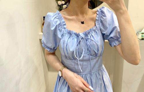 现货!甜美气质温柔风方领连衣裙，女装连衣裙，FUXINXIN 福歆歆