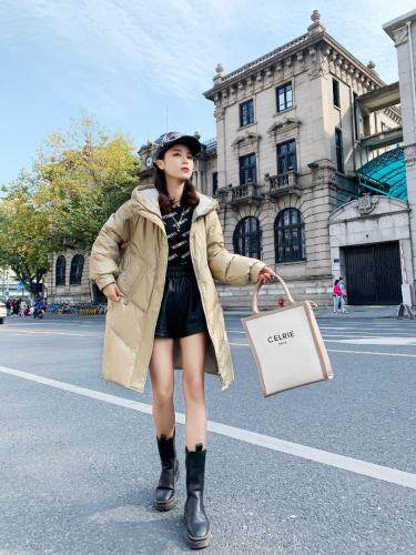 现货羽绒服，女装羽绒服，莉泽贝妮