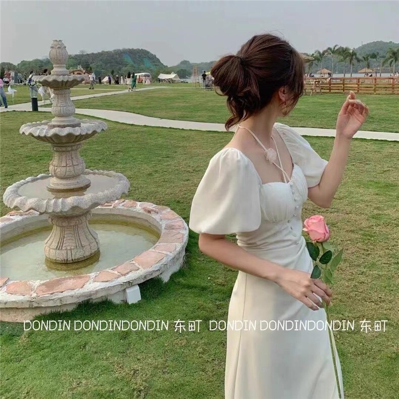 现货花朵挂脖连衣裙，女装连衣裙，东町