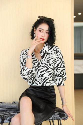 卓儿衣人 ZEYR107166