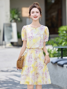小碎花连衣裙女夏季2025新款高端气质收腰小个子提花度假风A字裙图片