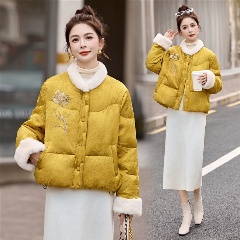 现货、现货、2025年冬季羽绒新中式刺绣短款羽绒服，女装羽绒服，艾仟回(原伊仟回)