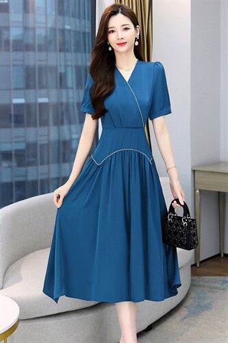 2023年夏季韩版时尚休闲修身钉珠中长款连衣裙，女装连衣裙，卡杰菲