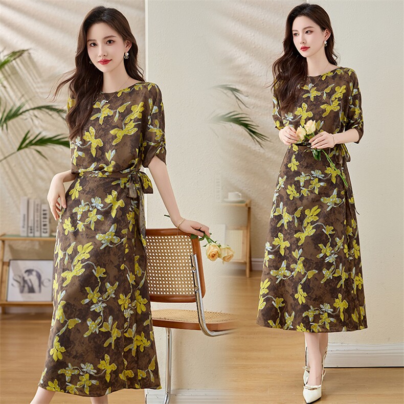 2025夏季新款超好看收腰通勤时尚连衣裙，女装连衣裙，伊航服饰