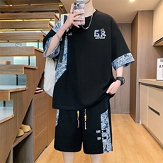 黑色