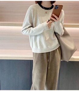 时尚百搭拼色刺绣圆领针织衫女春秋宽松毛衣撞色羊毛打底衫