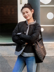 2025新款小香风外套立领拼色羽绒服图片