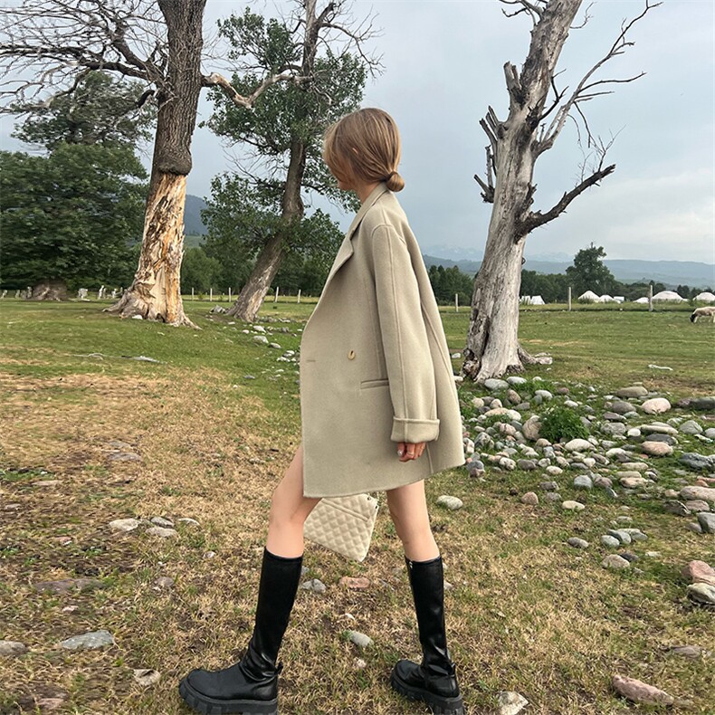 2025年夏季修身型长袖一粒扣短款西服时尚百搭简约大方,女装西装,蒙绒特