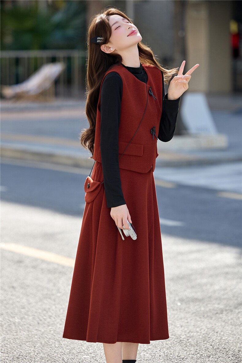 轻奢优雅风红色马甲套装裙女2026春季新款高级感通勤半身裙三件套,女装套装/套裙,意芙