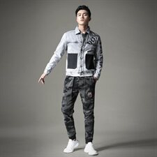 2021秋冬新款潮男个性翻领排扣修身牛仔衣款货号6981-1，男装夹克，钱塘6007(原2006)