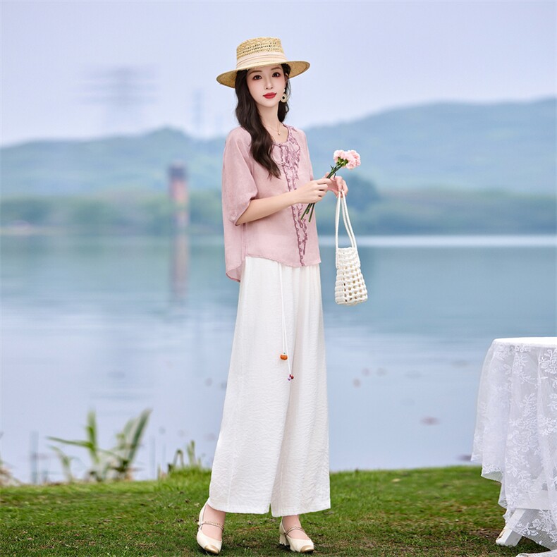 时尚洋气刺绣苎麻套装女2026夏季新款宽松遮肉显瘦阔腿裤两件套,女装套装/套裙,魅影