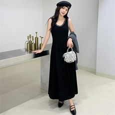 2024精品现货秋装女新款时尚针织披肩气质修身吊带连衣裙套装，女装套装/套裙，煊芮熙