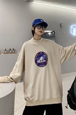 【】A003-HW3122-P50新款掩泣北极熊印花卫衣女模，男装卫衣，电商A003