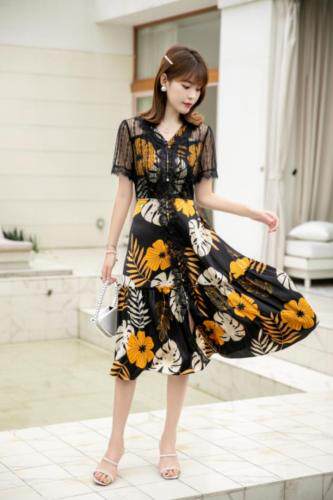 现货供应：夏装拼蕾丝连衣裙M一XXL，女装连衣裙，拉思维加丝