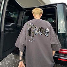 深灰色