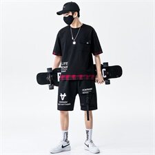 黑色
