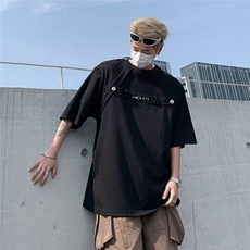 黑色垫肩