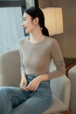 秋冬季10%羊绒90%羊毛简约休闲百搭时尚16针精纺圆领羊绒衫，女装羊绒衫，云暖羊山羊绒