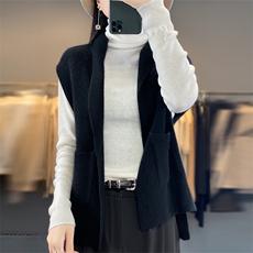 2025年秋季新款百搭两侧带扣子带兜羊毛马甲，女装羊毛衫，丽特绒