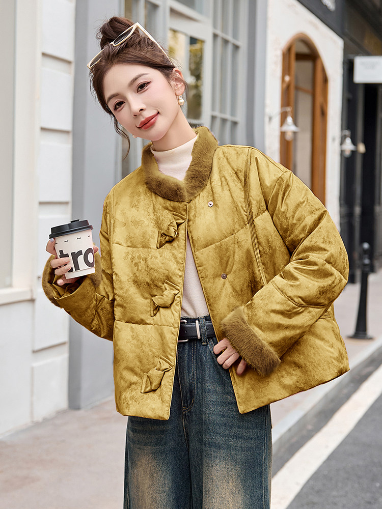 新中式国风羽绒服女2025冬季新款独特超好看短款粉色毛领保暖外套,女装羽绒服,伊仟回