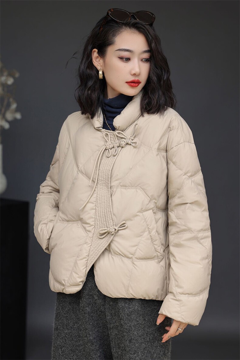 新中式盘扣轻薄羽绒服女2023冬季新款时尚洋气立领小个子鸭绒外套,女装羽绒服,阳光伊恋