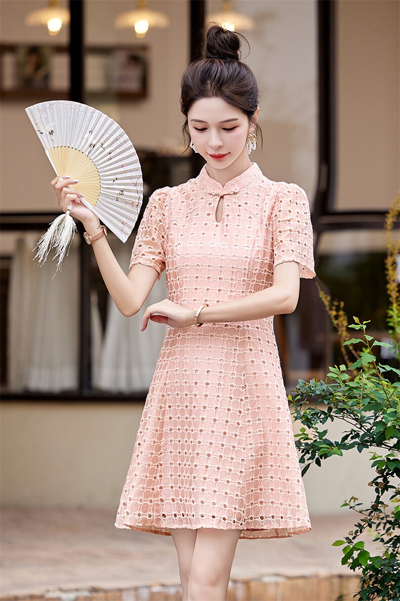 2024年夏季短款小香风A字连衣裙女设计感洋气立领高腰中长款裙子,女装连衣裙,牡丹诺