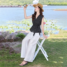 2026年夏季时尚V领黑糖奶波点套装，女装套装/套裙，贵人树