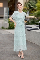 2025夏季新款时尚洋气减龄显瘦立体花朵短袖上衣+半身裙套装，女装套装/套裙，伊仟回