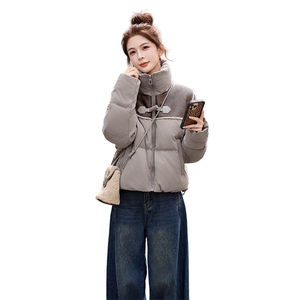 皮毛一体拼接短款拉链款羽绒服图片
