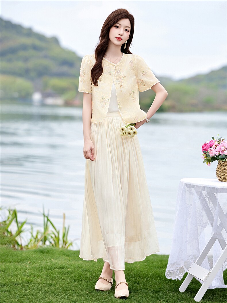 2026夏装新款重工艺刺绣钉珠两件套女套装女,女装套装/套裙,贵人树