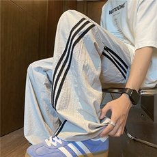 灰色