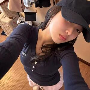 设计感小众V领纯棉长袖T恤女春秋内搭短款打底衫美式辣妹修身上衣图片