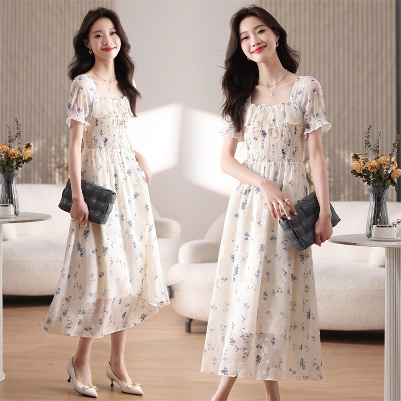 现货可推2025夏装新款气质小清新仙气雪纺印花收腰显瘦碎花连衣裙，女装连衣裙，时尚风爆