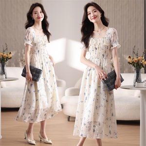 现货可推2025夏装新款气质小清新仙气雪纺印花收腰显瘦碎花连衣裙，女装连衣裙，时尚风爆