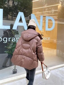 撞色羽绒服图片
