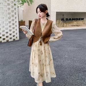 高级感碎花连衣裙套装女2024秋季新款法式复古马甲气质长裙两件套图片
