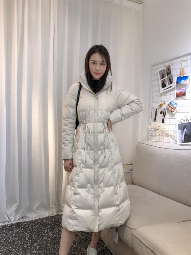 DINOBIENS/冬季显瘦定制面料羽绒服，女装羽绒服，迪诺比亚