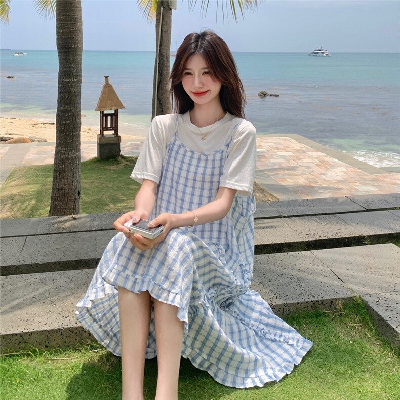 2025夏季设计感甜美复古格子木耳边吊带裙减龄白色短袖上衣两件套,女装套装/套裙,2C090