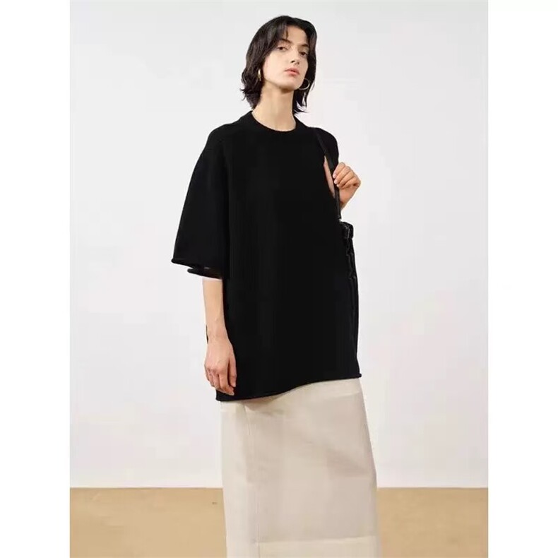 2025新款简约百搭纯色时尚复古圆领短袖上衣，女装T恤，半城羊绒